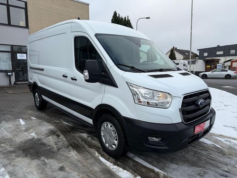 Gebraucht Ford Transit Trend 131 PS (96 kW) 2021 Weiß Van / Kleinbus