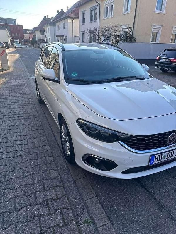 Gebraucht Fiat Tipo Easy 120 PS (88 kW) 2017 Weiß Kombi