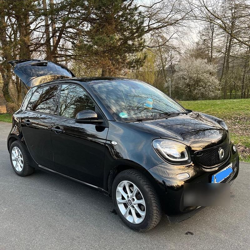 Schwarz Gebraucht 2016 Smart ForFour Limousine | 10.800 € (Fairer Preis) - Bild 1/4