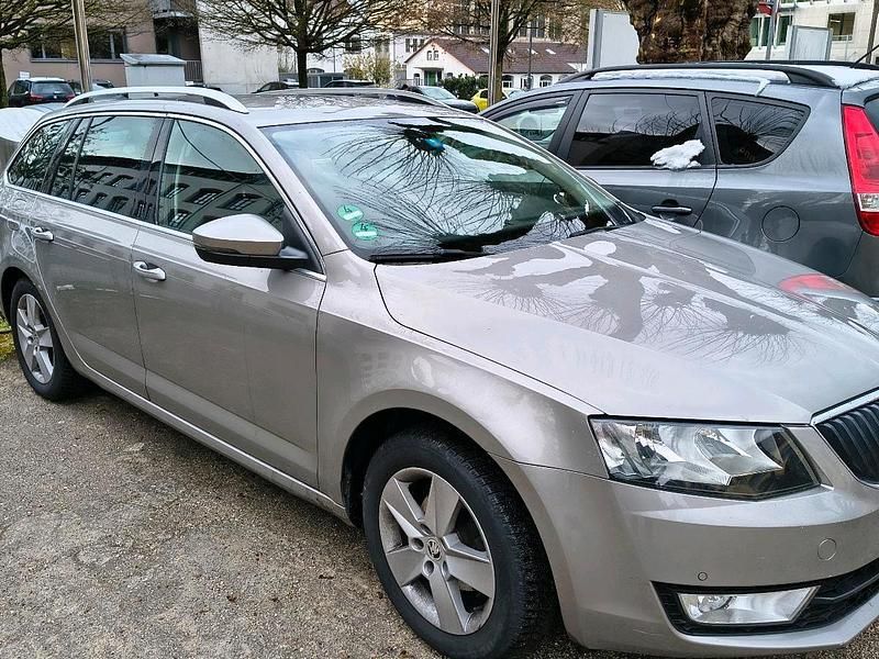 Gebraucht Skoda Octavia 105 PS (77 kW) 2014 Grau Kleinwagen