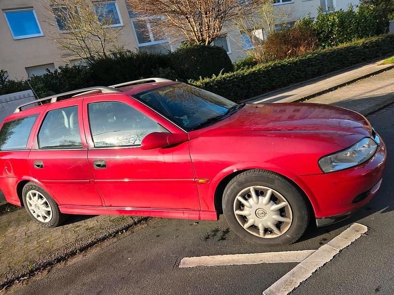 Gebraucht Opel Vectra 101 PS (74 kW) 2001 Rot Kombi