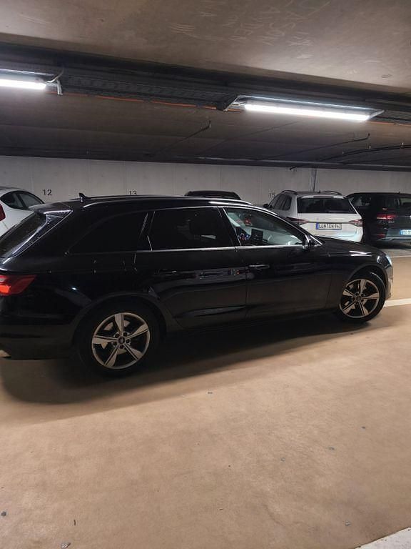 Gebraucht Audi A4 Advanced 150 PS (110 kW) 2022 Schwarz Kombi