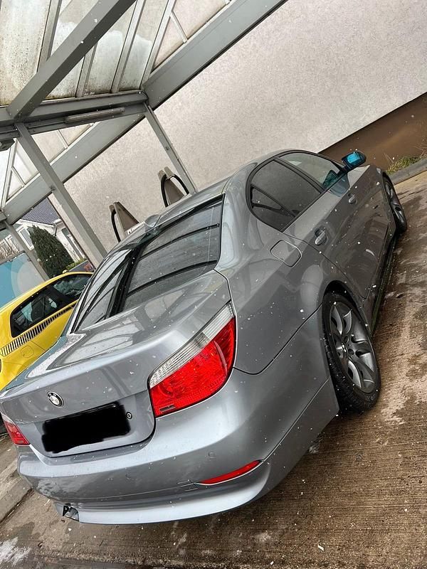 Gebraucht BMW 520 170 PS (125 kW) 2003 Grau Limousine
