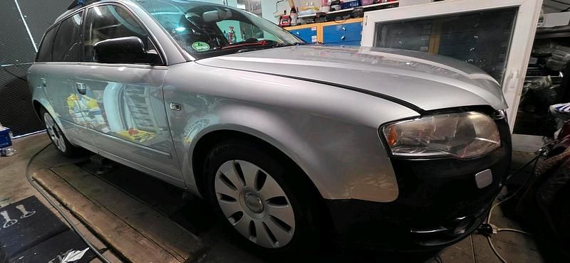 Silber Gebraucht 2005 Audi A4 Kombi | 1.600 € (Fairer Preis) - Bild 1/4