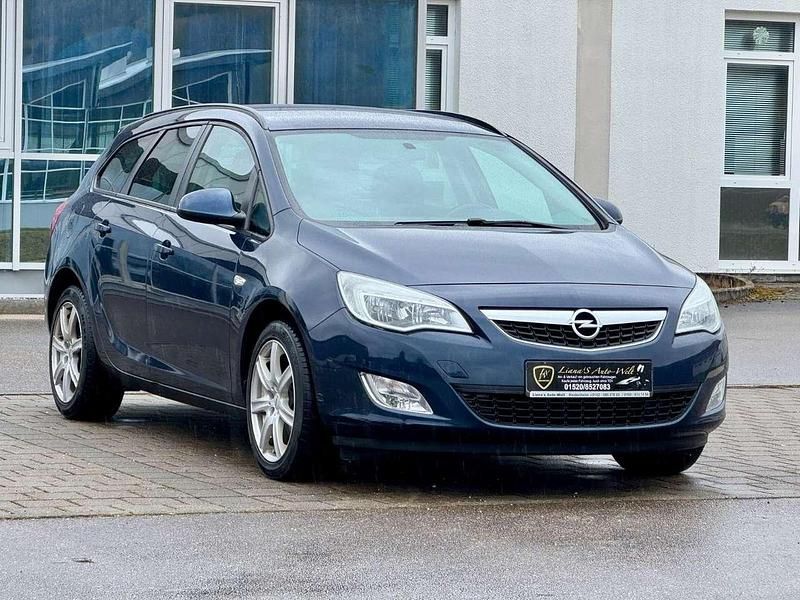 Gebraucht Opel Astra Design Edition 110 PS (80 kW) 2011 Blau Kombi
