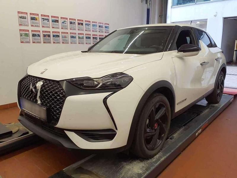 Gebraucht DS Automobiles DS3 Crossback E-Tense Performance Line Plus 100 kW (136 PS) 2022 Lack weiss banquise/typ aussen SUV