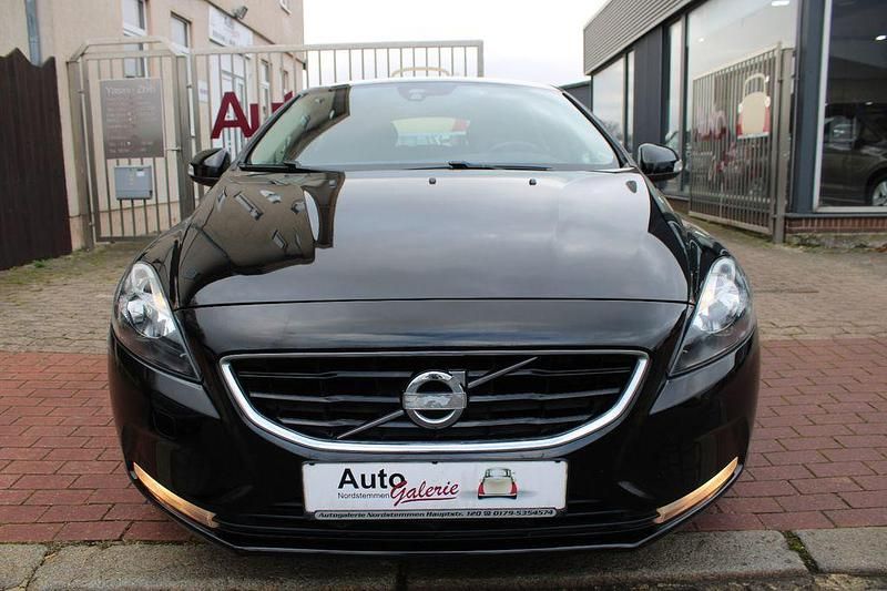 Gebraucht Volvo V40 Kinetic 114 PS (83 kW) 2014 Schwarz Limousine