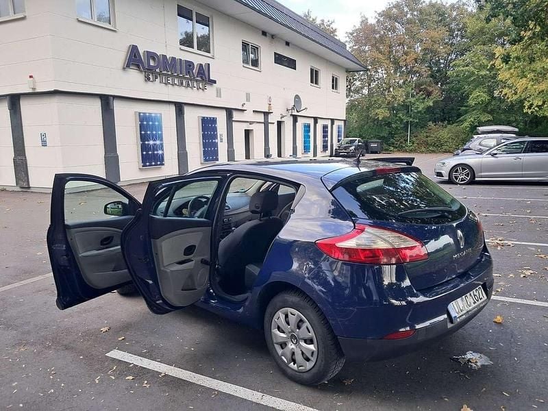 Gebraucht 2010 Renault Mégane III Authentique Limousine | 1.800 € (Guter Preis) - Bild 1/4