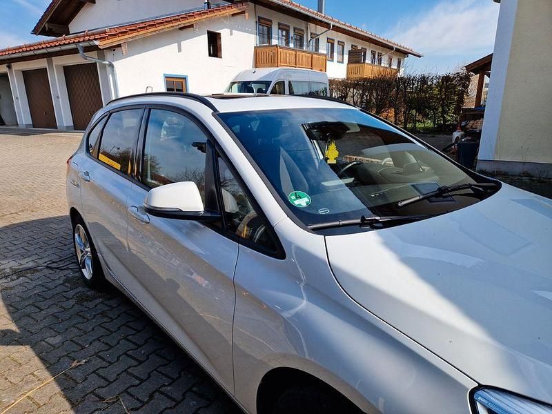 Gebraucht BMW 225 Advantage 224 PS (164 kW) 2019 Weiß Van / Kleinbus