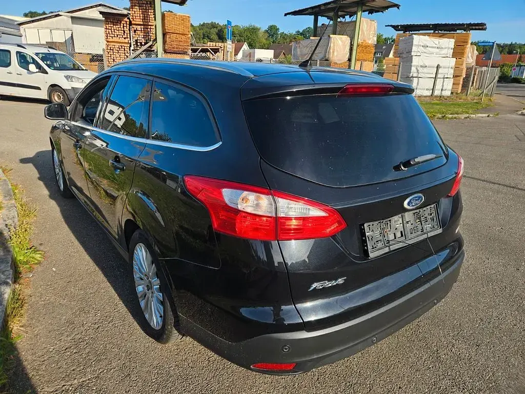 Gebraucht Ford Focus Titanium 125 PS (91 kW) 2012 Schwarz Limousine