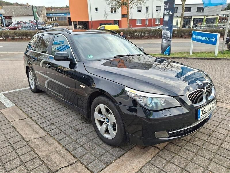 Gebraucht BMW 523 190 PS (139 kW) 2008 Schwarz Kombi