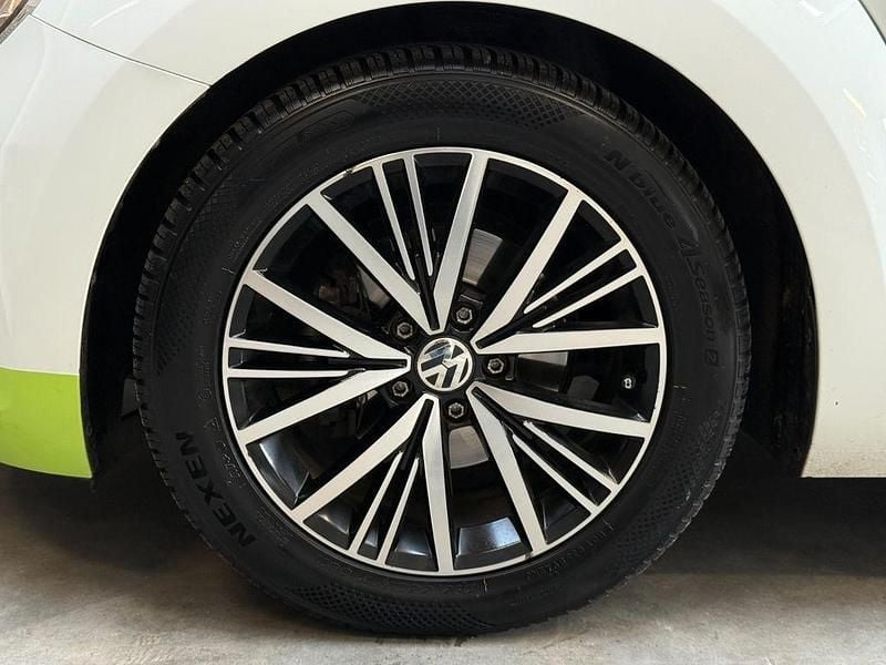 Gebraucht VW Beetle Cabriolet Allstar 105 PS (77 kW) 2016 Weiß Cabrio