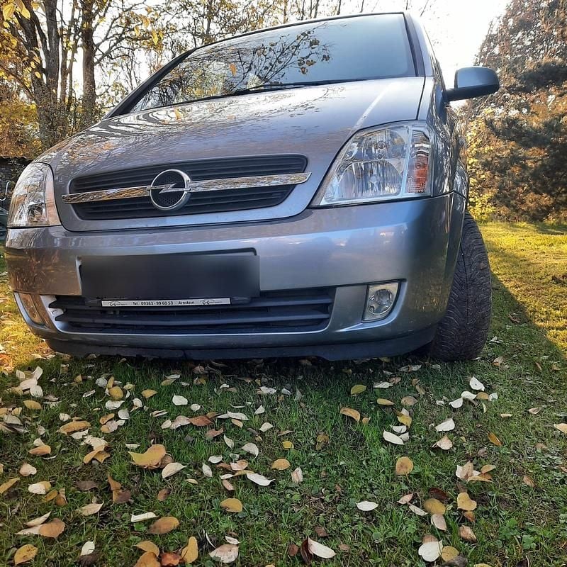 Grau Gebraucht 2005 Opel Meriva Van / Kleinbus | 1.000 € (Superpreis) - Bild 1/4