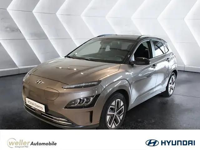 Silber Gebraucht 2022 Hyundai Kona Prime SUV | 32.875 € - Bild 1/4