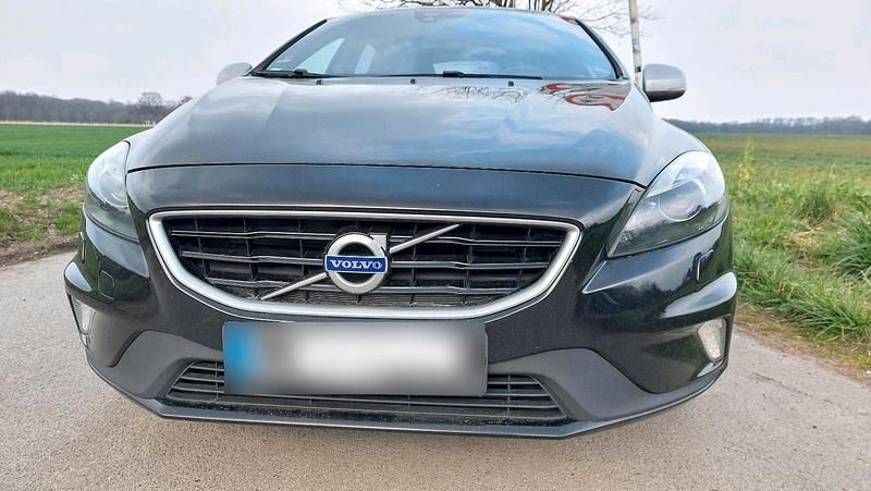 Gebraucht Volvo V40 R-Design 190 PS (139 kW) 2015 Schwarz Limousine