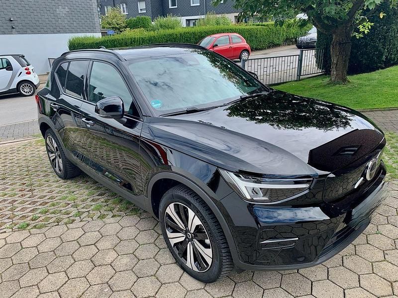 Schwarz Gebraucht 2023 Volvo XC40 Core SUV | 30.990 € (Guter Preis) - Bild 1/4