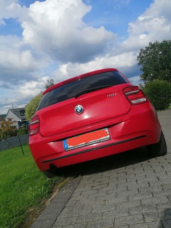 Gebraucht BMW 118 Sport Line 170 PS (125 kW) 2011 Rot Kleinwagen