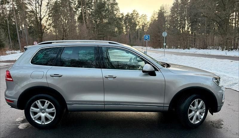 Gebraucht VW Touareg 262 PS (192 kW) 2015 Andere farben SUV