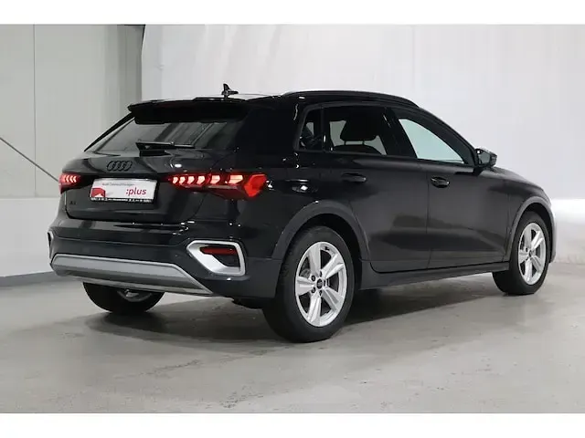 Gebraucht Audi A3 e-tron Ambiente 204 PS (150 kW) 2025 Mythosschwarz metallic Kleinwagen