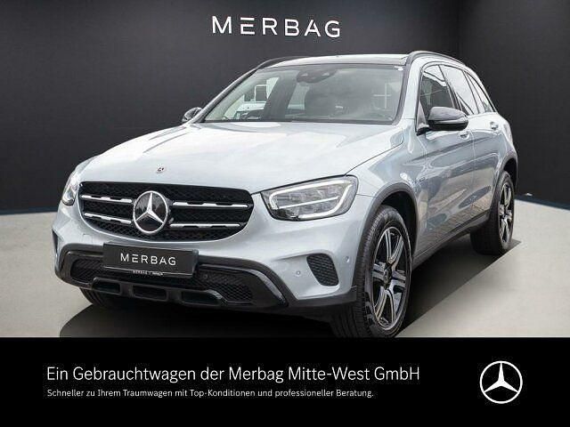 Lack hightechsilber Gebraucht 2020 Mercedes GLC300e Night SUV | 40.420 € (Etwas zu teuer) - Bild 1/4