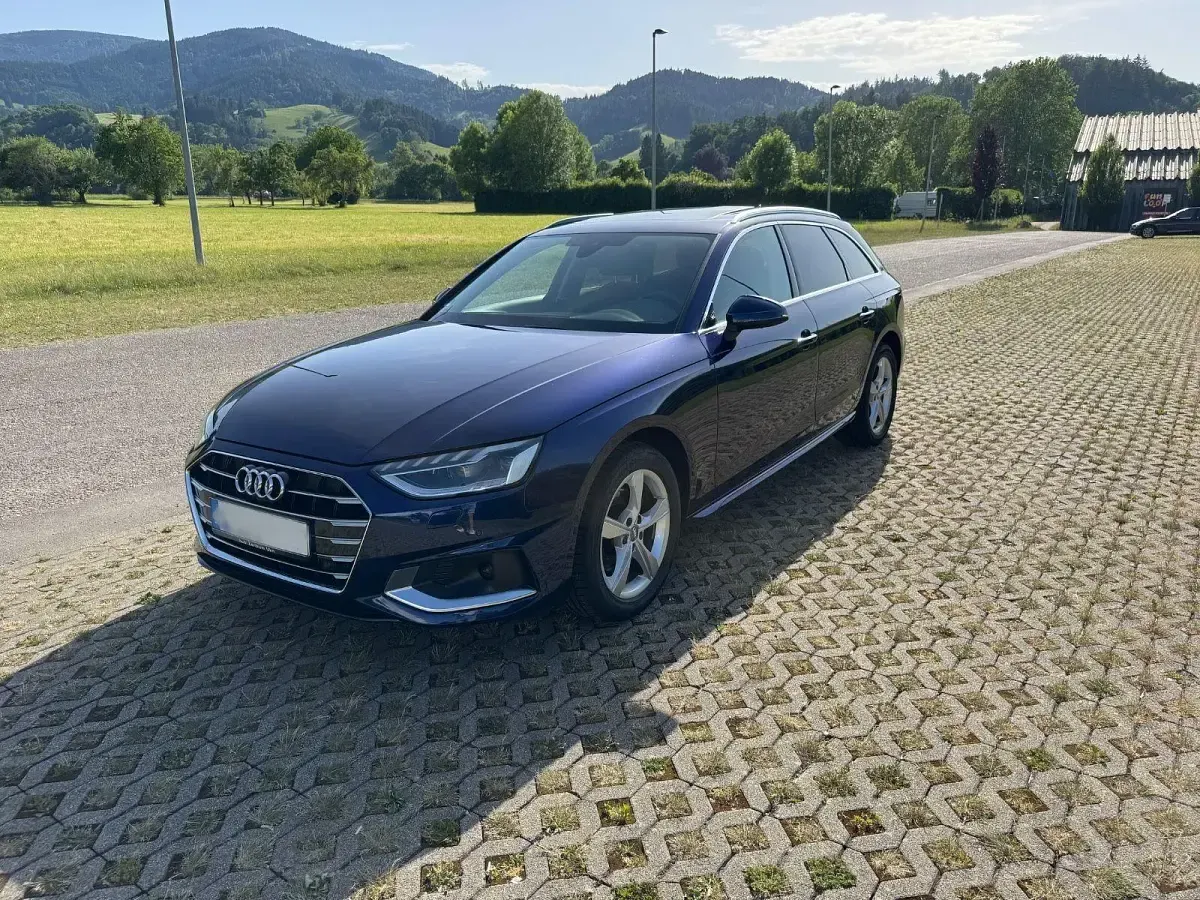 Gebraucht Audi A4 Advanced 163 PS (119 kW) 2021 Blau Kombi