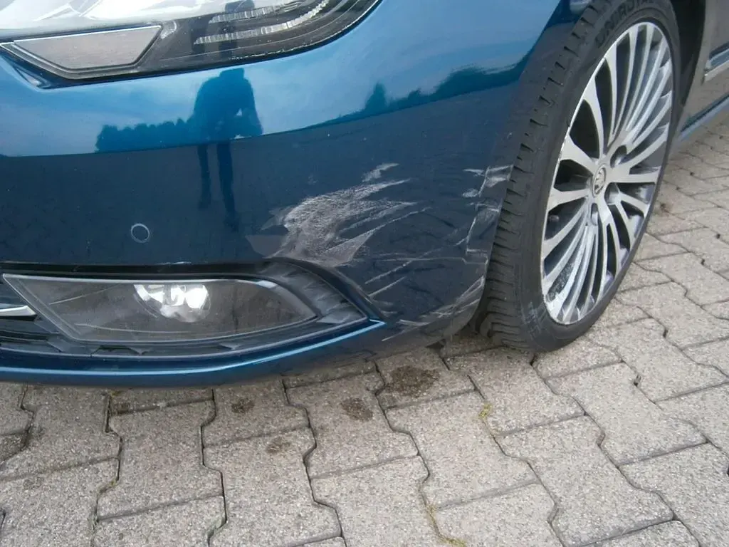 Gebraucht Skoda Superb LAURIN & KLEMENT 170 PS (125 kW) 2014 Blau Kombi