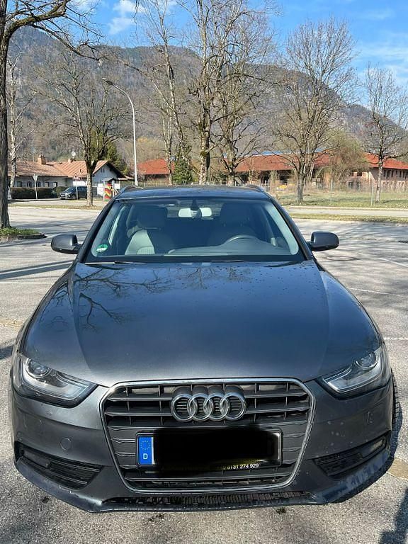 Gebraucht Audi A4 150 PS (110 kW) 2014 Silber Kombi