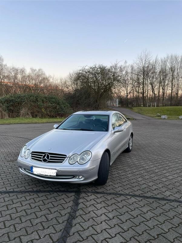 Silber Gebraucht 2004 Mercedes CLK320 Avantgarde Coupé | 6.800 € (Guter Preis) - Bild 1/4