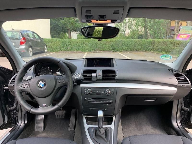 Gebraucht BMW 130 Advantage 265 PS (194 kW) 2007 Schwarz Kleinwagen