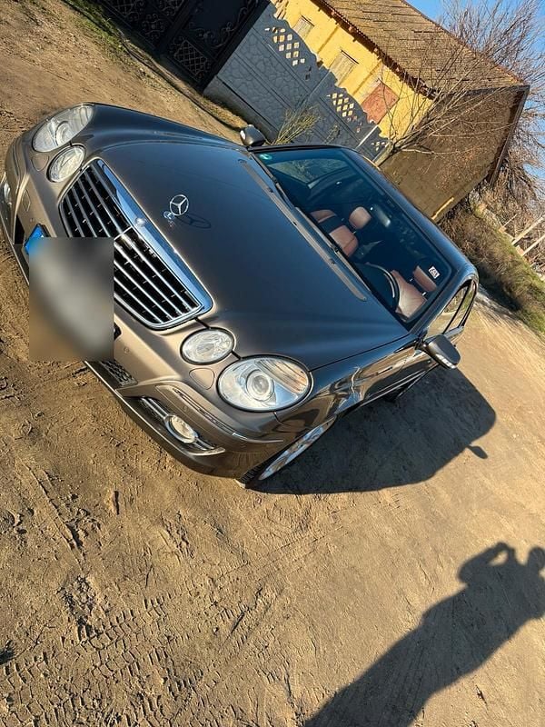 Gebraucht Mercedes E320 224 PS (164 kW) 2006 Grau Limousine