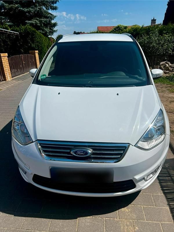 Gebraucht Ford Galaxy 140 PS (102 kW) 2013 Weiß Van / Kleinbus