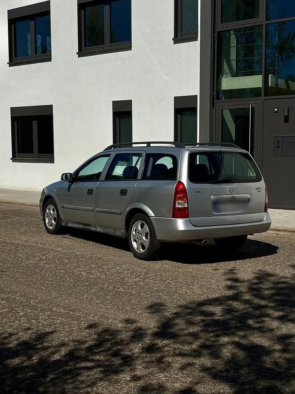Gebraucht Opel Astra 101 PS (74 kW) 2000 Silber Kombi