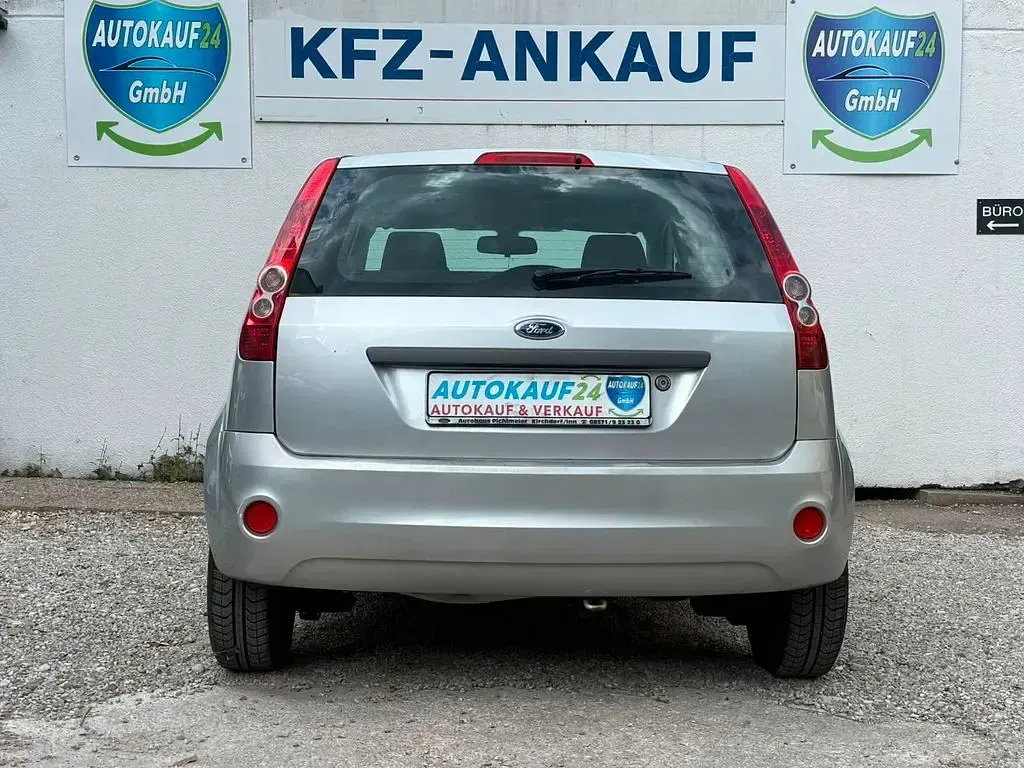 Gebraucht Ford Fiesta 80 PS (58 kW) 2007 Silber Kleinwagen