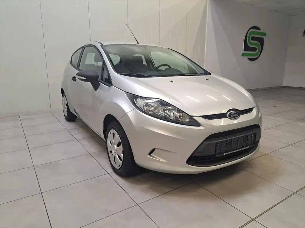 Gebraucht Ford Fiesta 60 PS (44 kW) 2012 Silber Kleinwagen