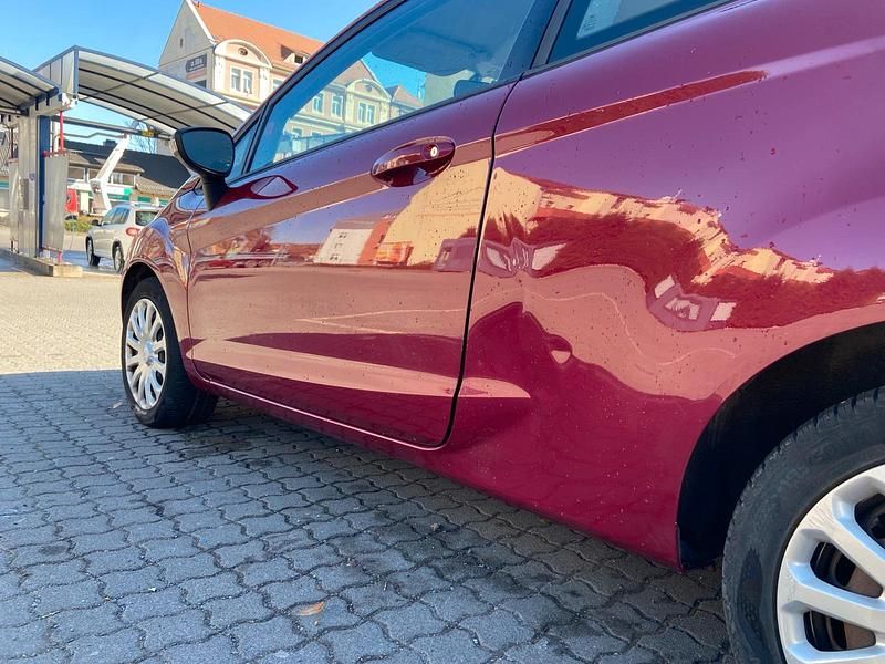 Gebraucht Ford Fiesta 60 PS (44 kW) 2009 Rot Kleinwagen