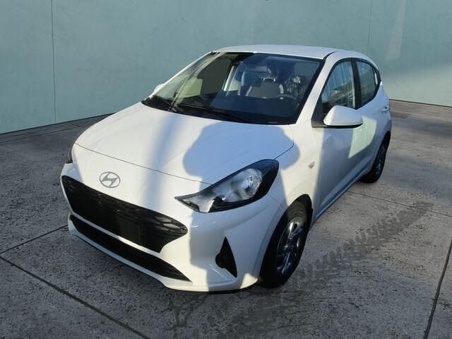 Gebraucht Hyundai i10 Select 63 PS (46 kW) 2024 Weiß Kleinwagen