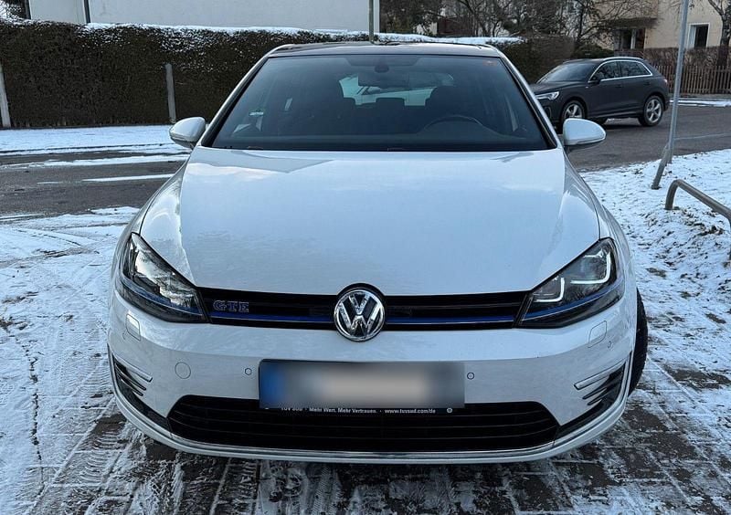 Gebraucht VW Golf VII GTE 204 PS (150 kW) 2015 Weiß Kleinwagen