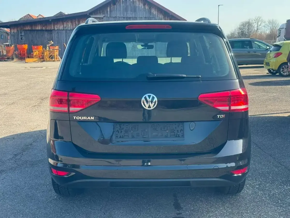 Gebraucht VW Touran 110 PS (80 kW) 2015 Deep black perleffekt Van / Kleinbus