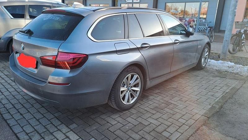 Grau Gebraucht 2014 BMW 525 Sport Line Kombi | 7.300 € (Superpreis) - Bild 1/3