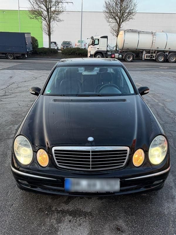 Gebraucht Mercedes E350 Avantgarde 272 PS (200 kW) 2006 Schwarz Limousine
