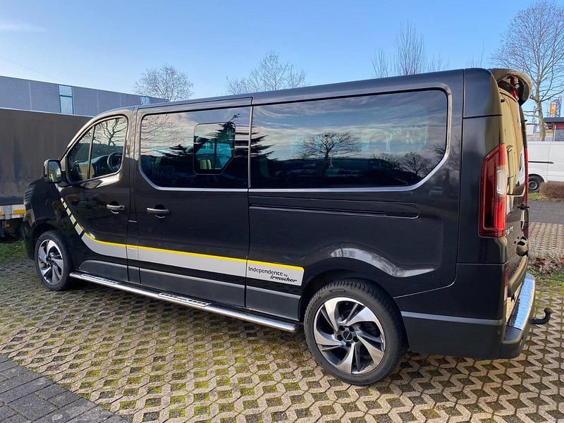Gebraucht Renault Trafic 150 PS (110 kW) 2022 Schwarz Van / Kleinbus
