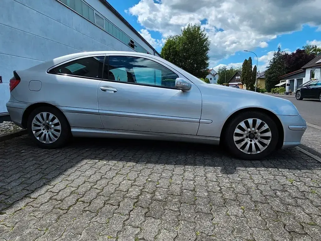 Gebraucht Mercedes C220 143 PS (105 kW) 2003 Coupé