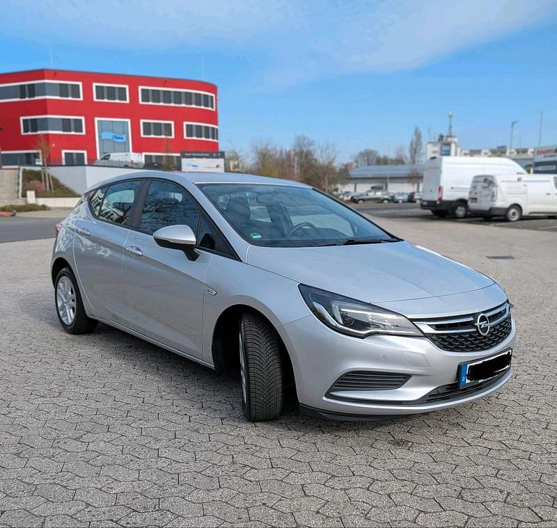 Gebraucht Opel Astra 110 PS (80 kW) 2017 Silber Limousine