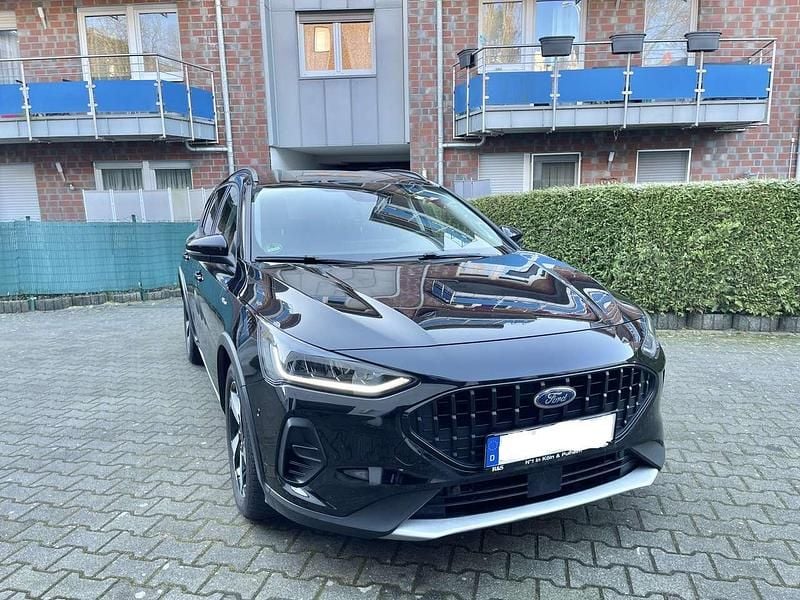 Second-hand Ford Focus Active X 155 CP (114 kW) 2023 Negru Break