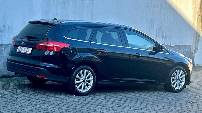 Gebraucht Ford Focus Titanium 120 PS (88 kW) 2016 Schwarz Kombi