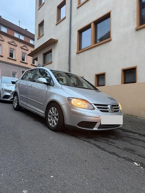 Grau Gebraucht 2005 VW Golf IV Kleinwagen | 4.100 € - Bild 1/4