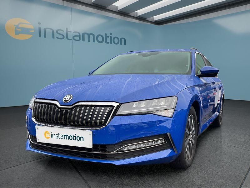 Blau Gebraucht 2022 Skoda Superb Kombi | 23.599 € (Fairer Preis) - Bild 1/4