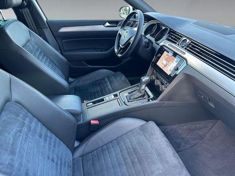 Gebraucht VW Passat GTE 218 PS (160 kW) 2018 Oryx white motherofpearl eff Kombi
