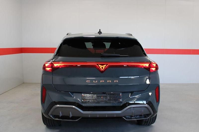 Neu Cupra Terramar 150 PS (110 kW) 2026 Blau SUV