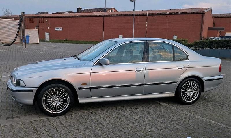 Gebraucht BMW 520 150 PS (110 kW) 1997 Silber Limousine